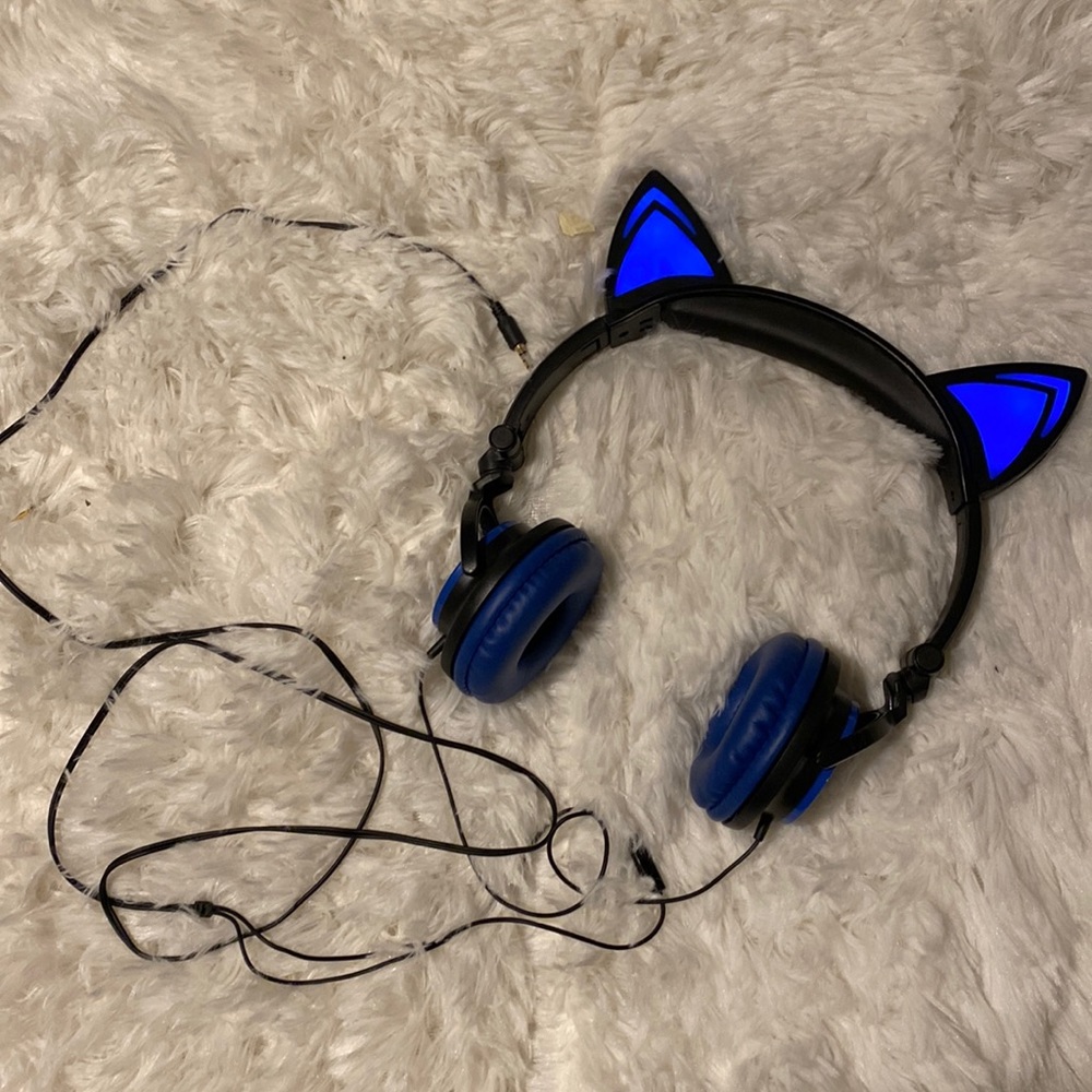 Light up cat ear headphones